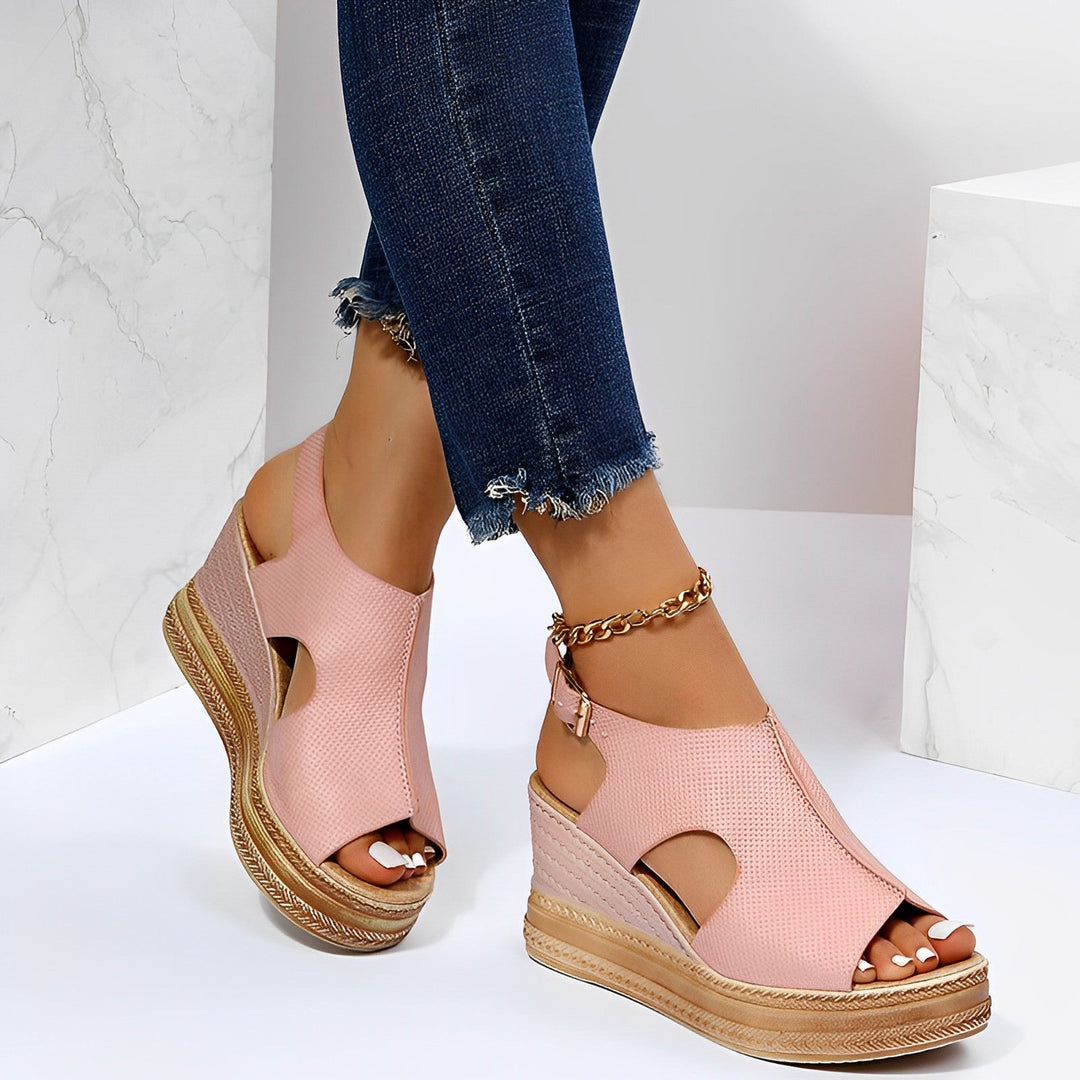 Cassandra | Women&