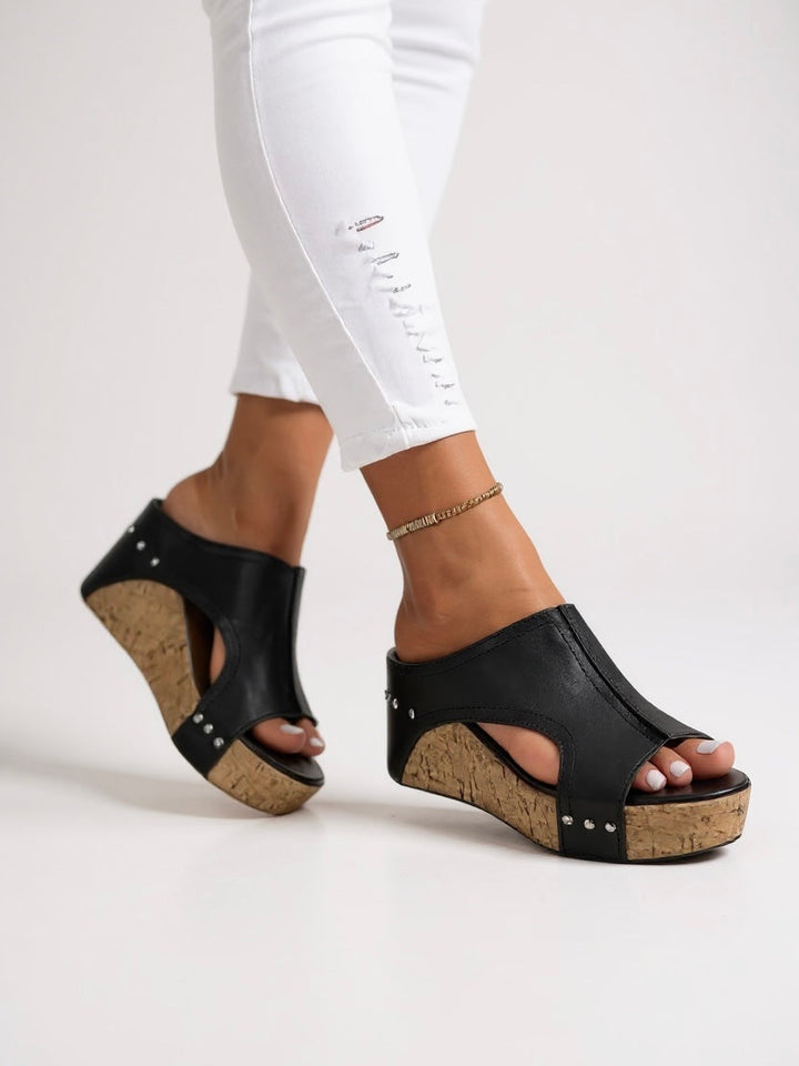 Larissa | Women&