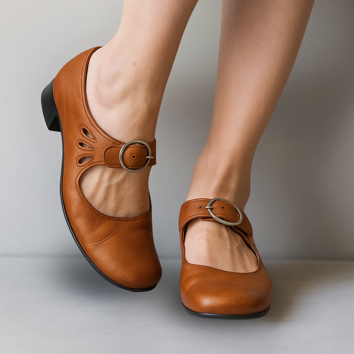 Lorraine | Women&